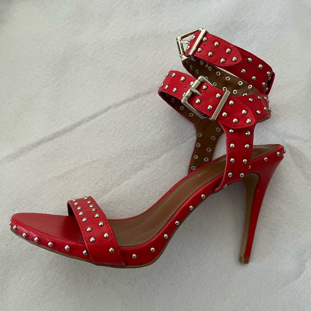 NWT Lola Shoetique Red Studded 4” High Heels 8.5